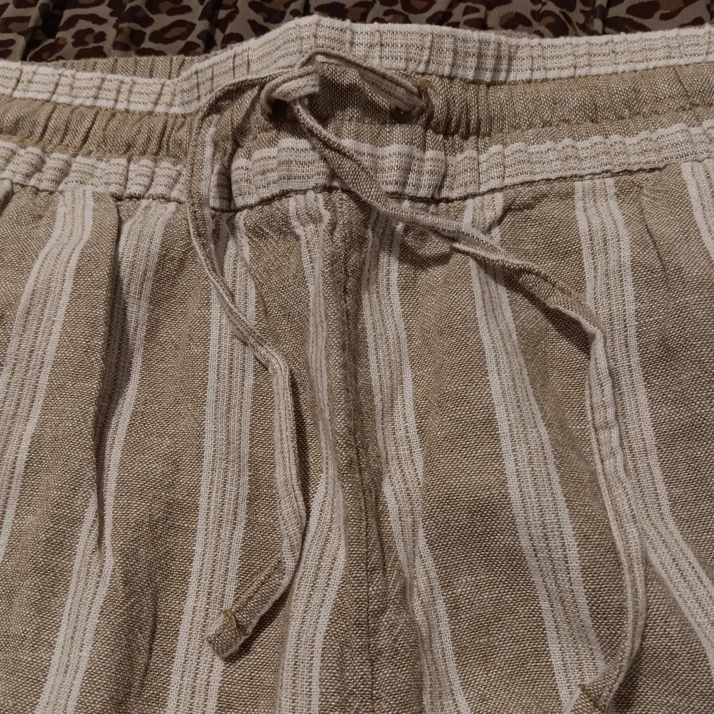 Banana Republic Linen Blend Capri Pants‎ Women Tan SzM Resortwear Vacation